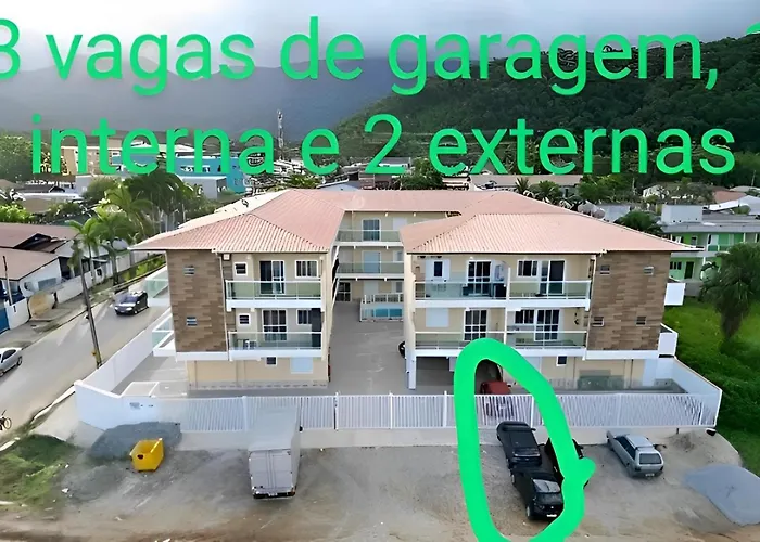 Sacada gourmet, piscina e ar condicionado